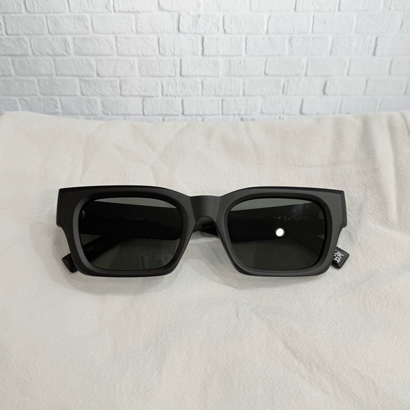 Le Specs Shmood Black Sunglasses - Picture 3 of 7